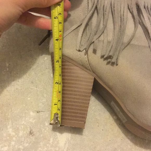 Gray Fringe Soda Heel Booties Sz 7 1/2 - Picture 8 of 8